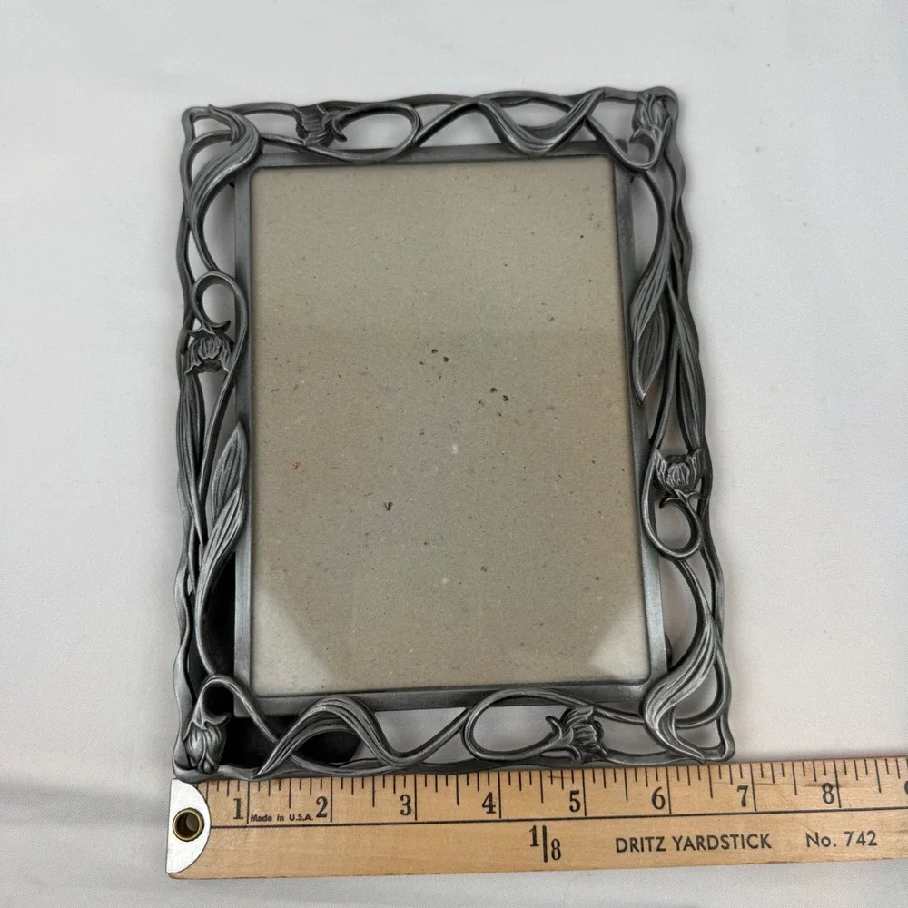 Vintage Y2K Art Nouveau Pewter Tulip Floral 5x7 Picture Frame Silver Tone Metal